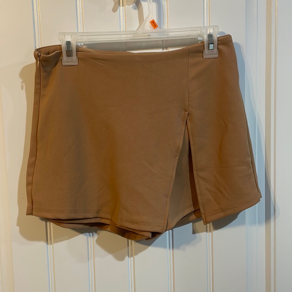 Skort with slit